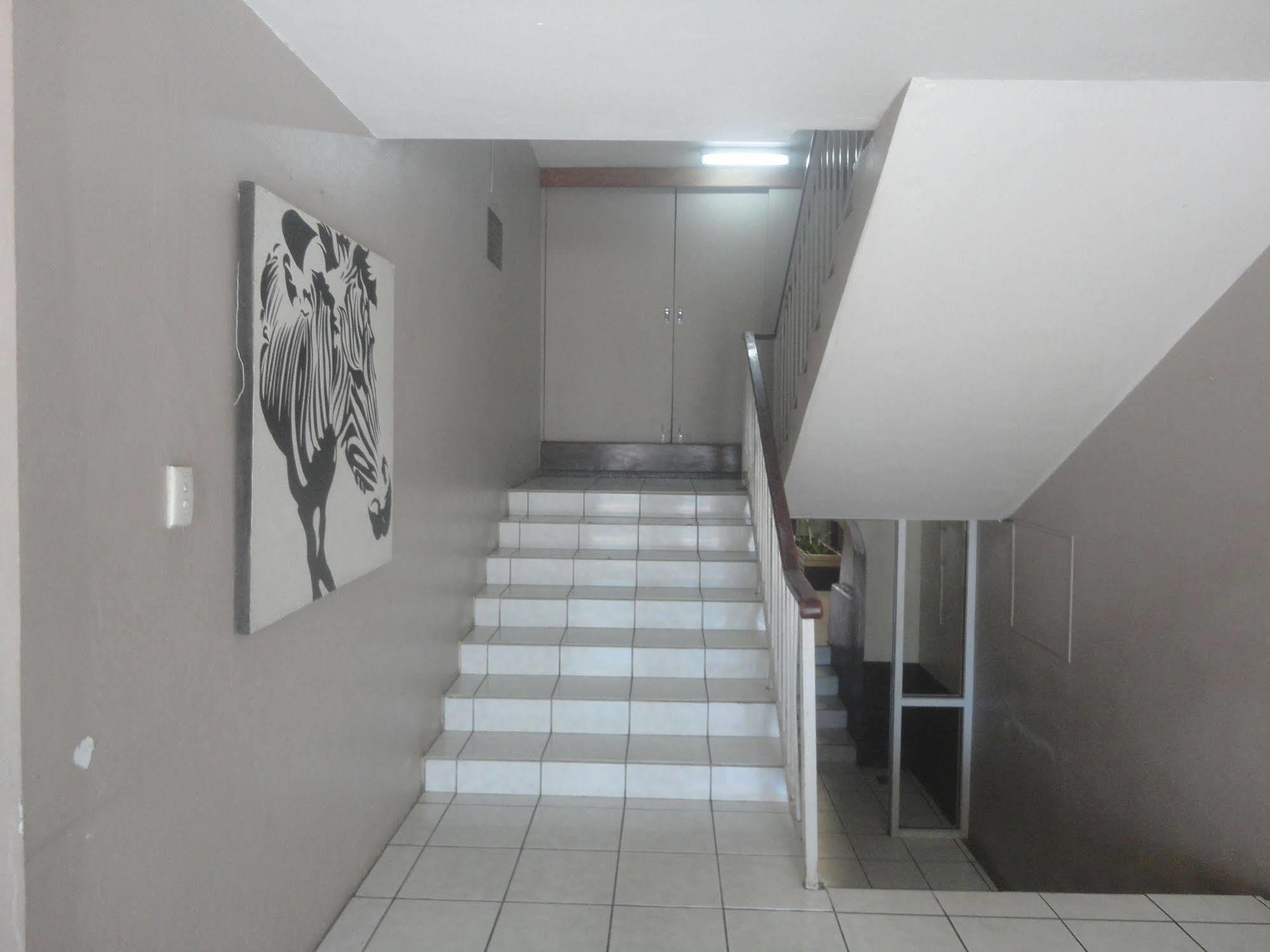 Hotel Olympic Port Vila Exterior foto